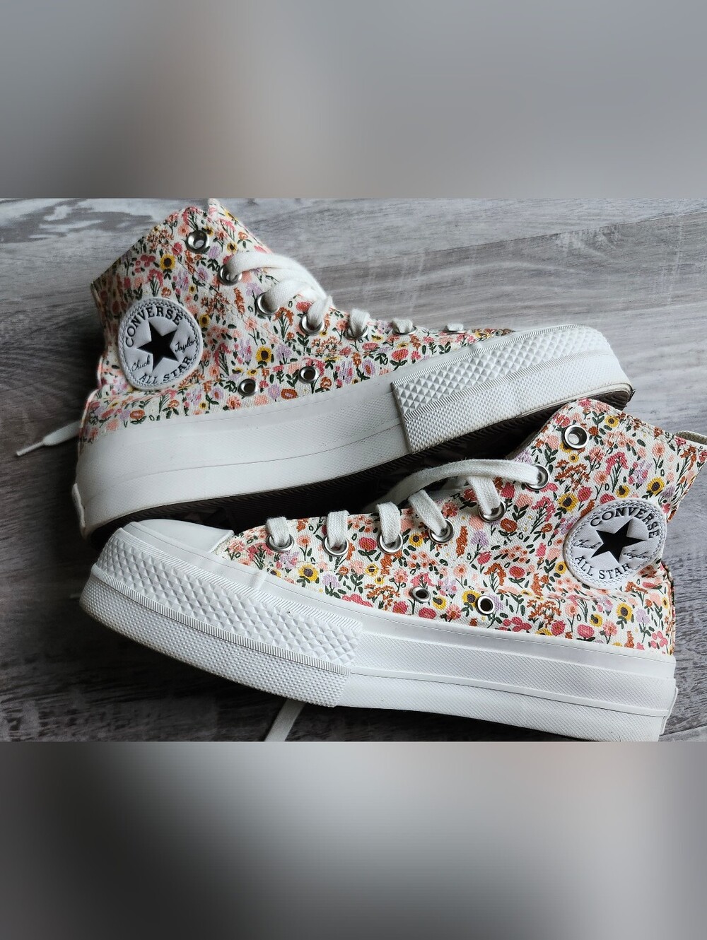 Converse Chuck Taylor Lift Platform Hi Floral Sneakers Women Size 7 NWOT - Picture 1 of 10